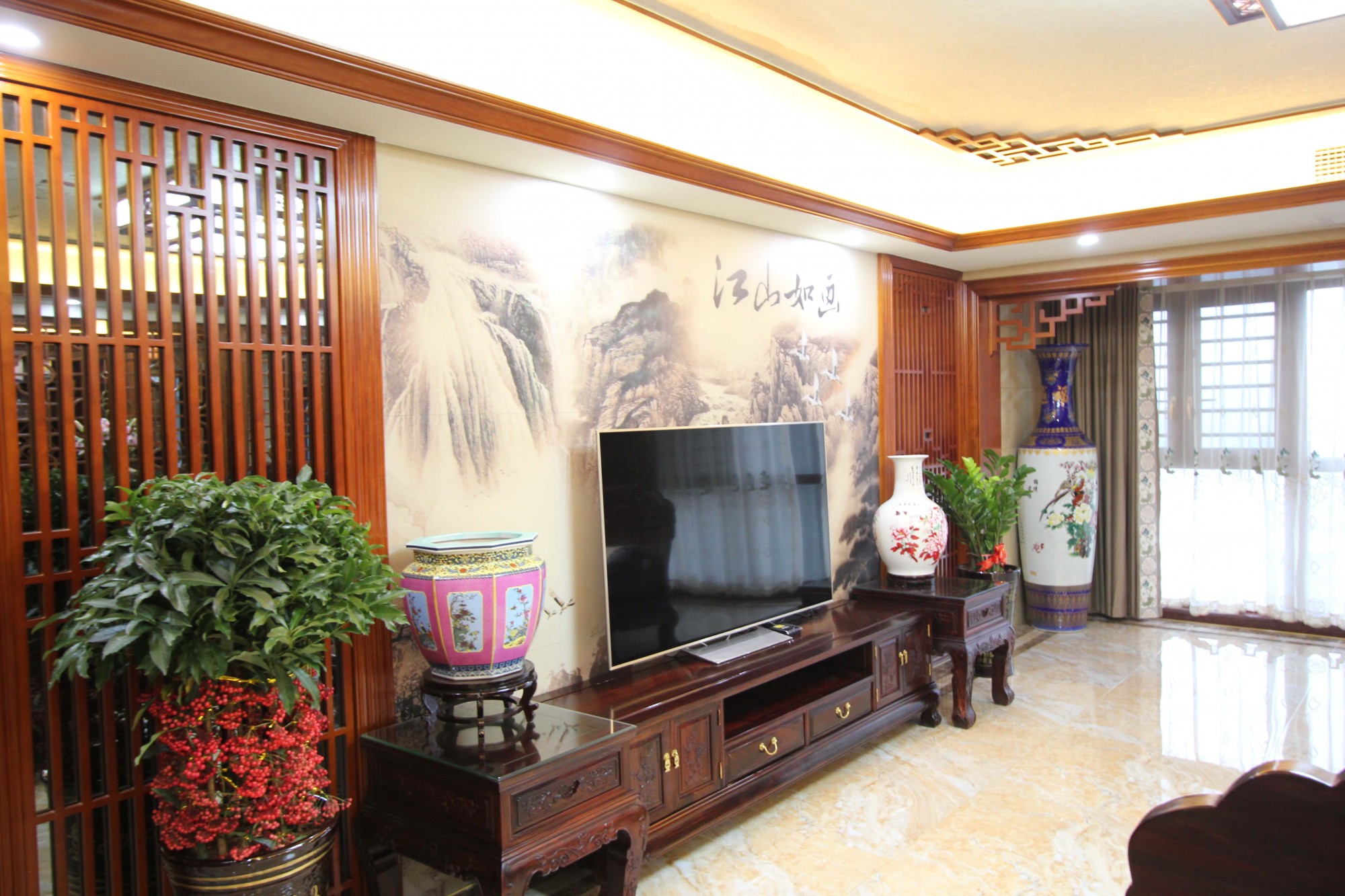 綿陽(yáng)市富臨大都會(huì)新中式風(fēng)格五居室裝修案例
